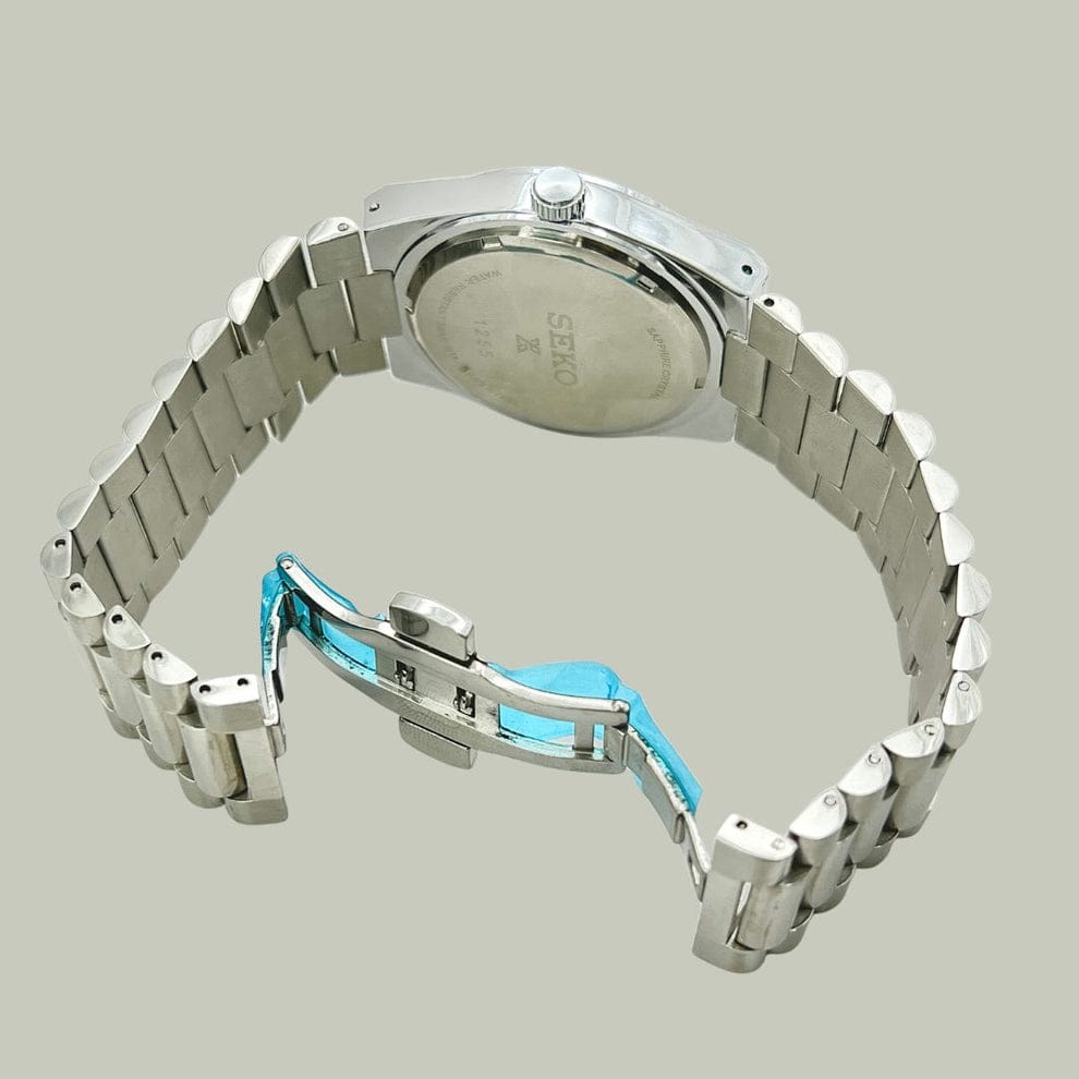 Elegant Seiko Dress Watch with Textured Dial and Sub-Seconds Display