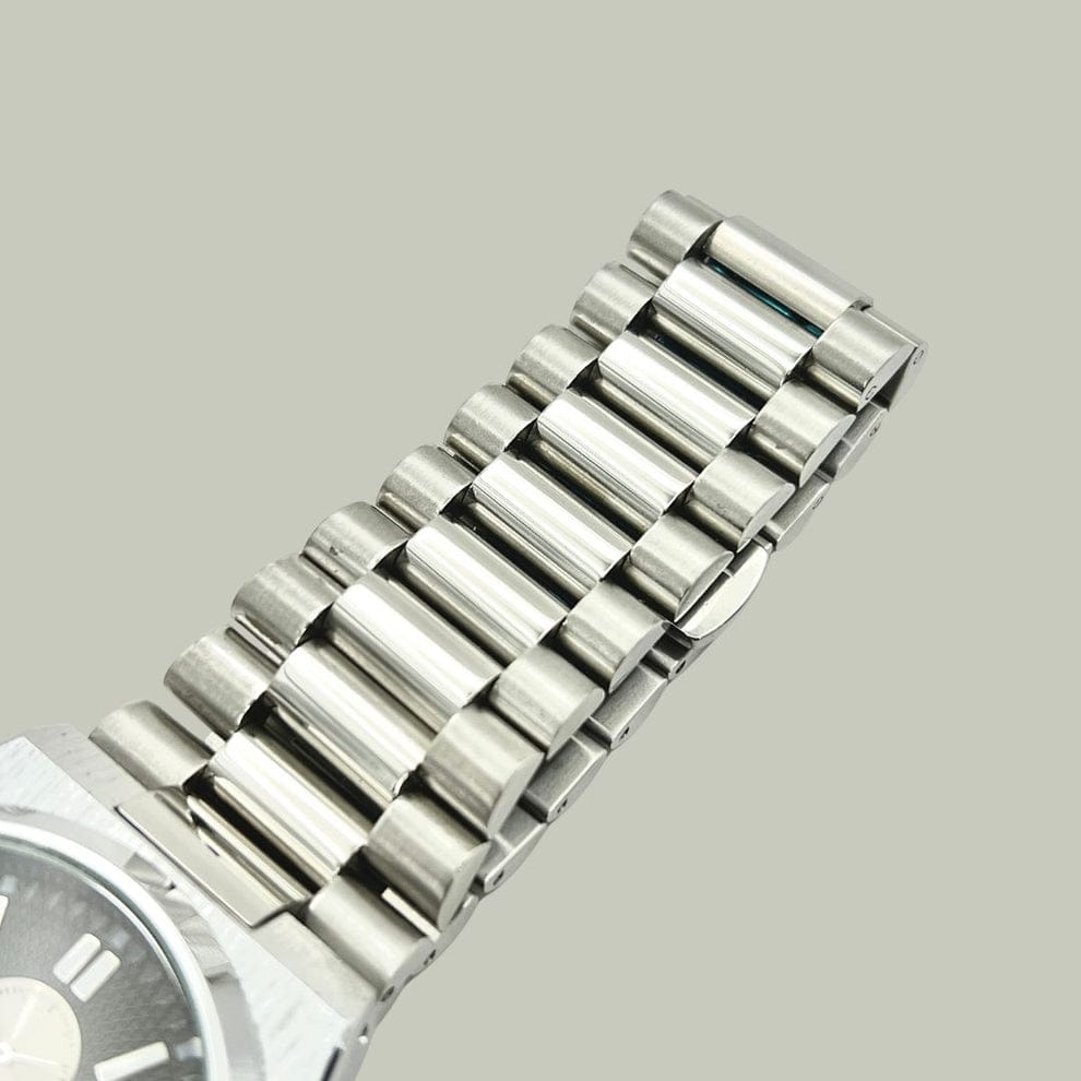 Elegant Seiko Dress Watch with Textured Dial and Sub-Seconds Display